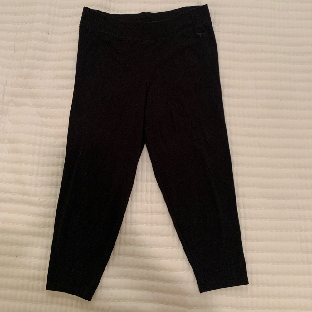 VS PINK Capri Yoga Pants